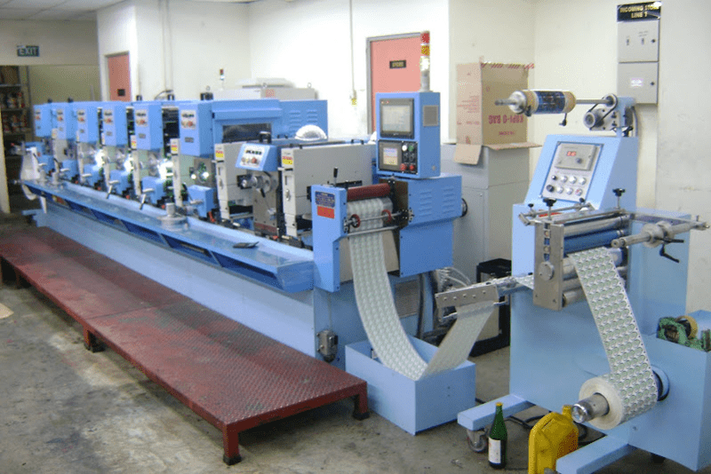 In tem cuộn, in decal cuộn sử dụng công nghệ in flexo In cuộn sử dụng công nghệ in flexo
