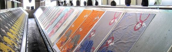 Tìm hiểu về quy trình in lụa thủ công