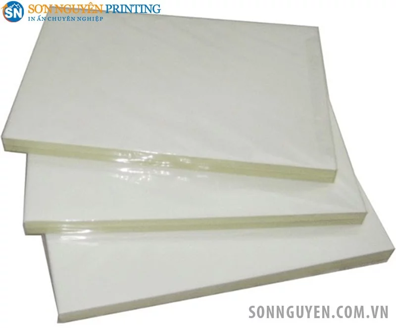 Tùy theo yêu cầu của khách hàng mà cơ sở in có thể lựa chọn những loại giấy khác nhau để in decal giấy