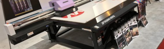 Công nghệ in UV là gì? Ưu nhược điểm của kỹ thuật in UV