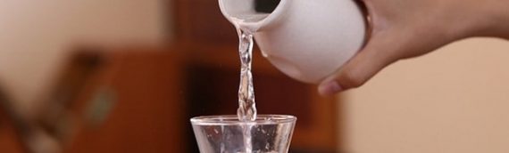 4 cách tẩy mực trên bàn gỗ nhanh chóng và hiệu quả