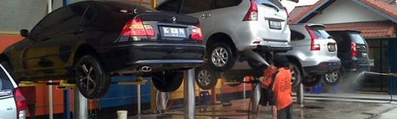 Tư vấn: Có nên rửa xe khi máy còn nóng không?