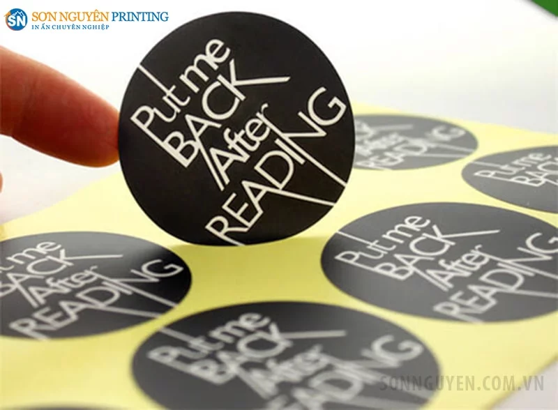 Decal tem nhãn nhựa PVC Decal tem nhãn nhựa PVC